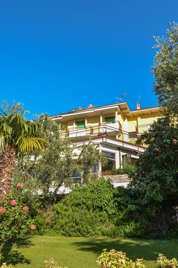 Hotel 3 Stelle a Limone sul Garda con Piscina e Vista Lago nel centro di Limone sul Garda