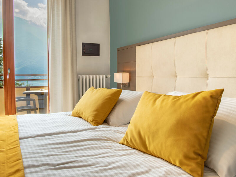 Hotel 3 Stelle a Limone sul Garda con Piscina e Vista Lago nel centro di Limone sul Garda