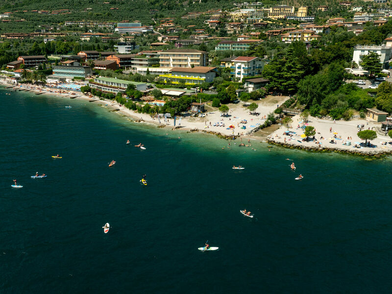 Hotel 3 Stelle a Limone sul Garda con Piscina e Vista Lago nel centro di Limone sul Garda