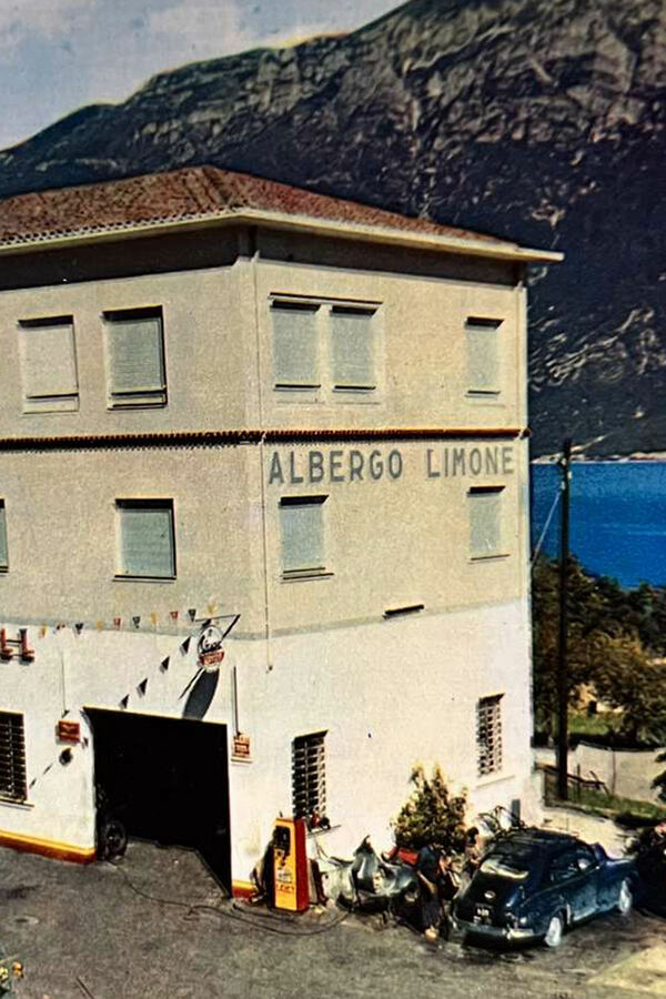 Hotel 3 Stelle a Limone sul Garda con Piscina e Vista Lago nel centro di Limone sul Garda F.LLI GIRARDI DI GIRARDI GIANPAOLO E C. SAS | About Us