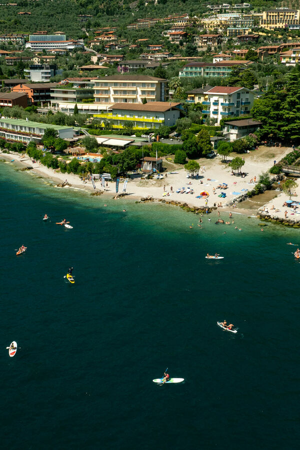 Hotel 3 Stelle a Limone sul Garda con Piscina e Vista Lago nel centro di Limone sul Garda F.LLI GIRARDI DI GIRARDI GIANPAOLO E C. SAS | Experience
